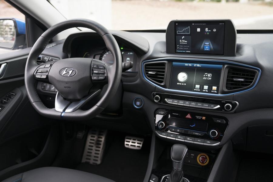 Торпедо Hyundai Autonomous IONIQ Concept 2016 года  (фото 13 из 14)